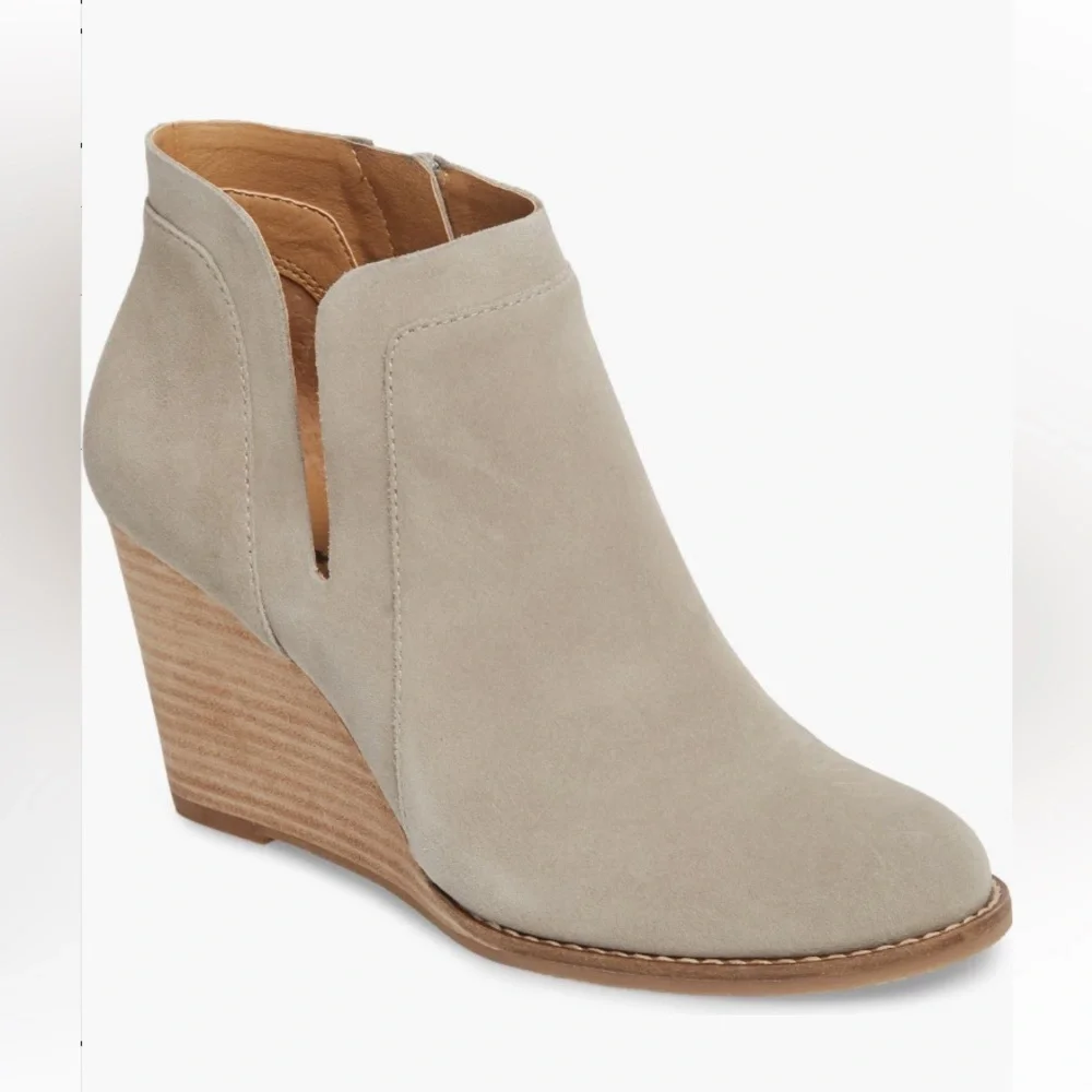 Lucky Brand Yaba Wedge Bootie Gray Suede 3 1/4” Heel Women’s Size 8